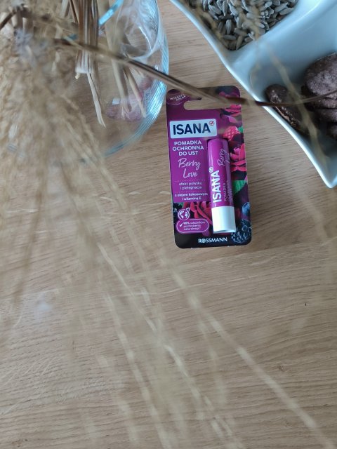 Isana Pomadka ochronna do ust, Berry Love
