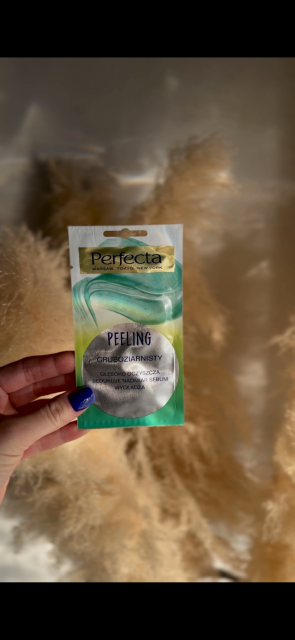 Perfecta Peeling do twarzy, Gruboziarnisty, Głęboko oczyszcza, Redukuje nadmiar sebum i wygładza