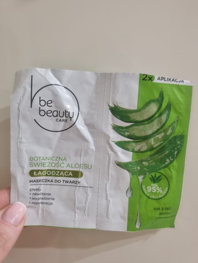 Denkowanie część druga :) Grudzień, kosmetyki w świątecznych opakowaniach lub w świątecznych kolorach: czerwonym, zielonym i złotym 