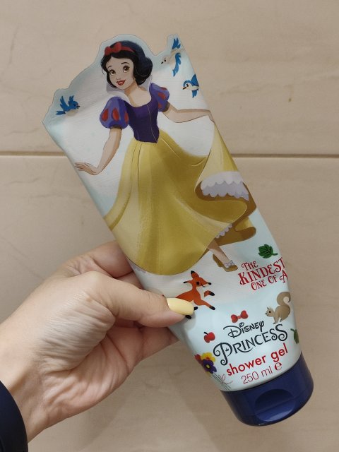 Denkowanie część druga :) Grudzień, kosmetyki w świątecznych opakowaniach lub w świątecznych kolorach: czerwonym, zielonym i złotym 