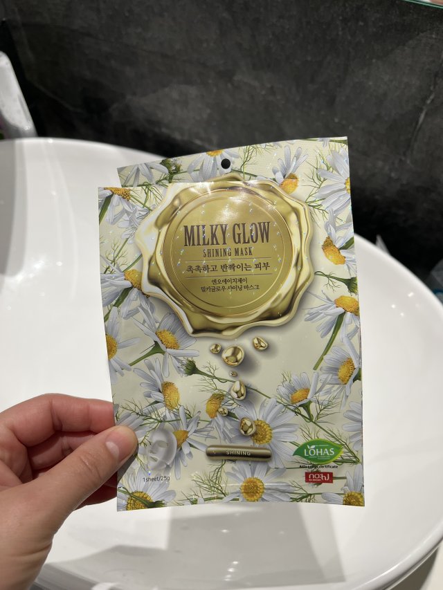 Denkowanie część druga :) Grudzień, kosmetyki w świątecznych opakowaniach lub w świątecznych kolorach: czerwonym, zielonym i złotym 