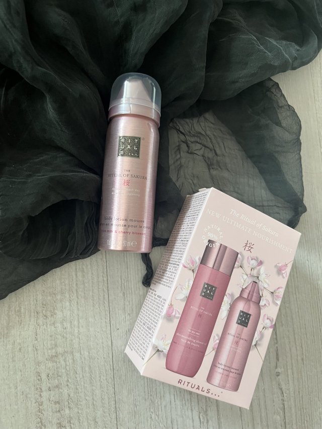 RITUALS Balsam do ciała, W piance, The Ritual of Sakura