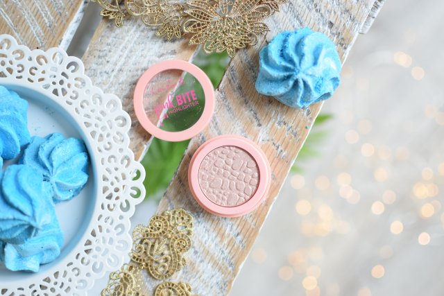 Lovely Pink Bite Highlighter, Rozświetlacz do twarzy