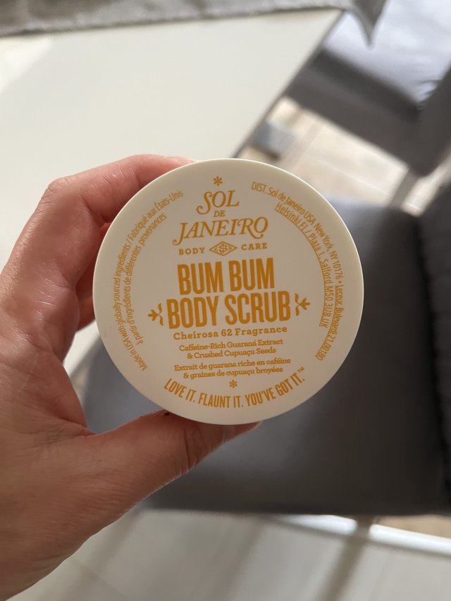 Denkowanie część druga :) Grudzień, kosmetyki w świątecznych opakowaniach lub w świątecznych kolorach: czerwonym, zielonym i złotym 