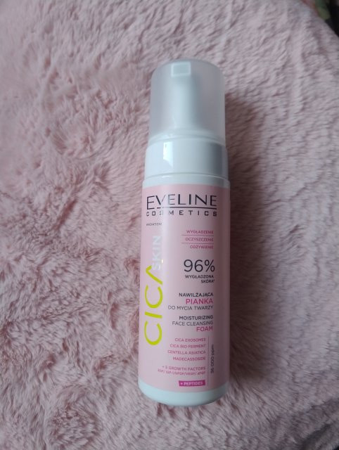 Eveline CICAskin, Pianka do mycia twarzy, Nawilżająca