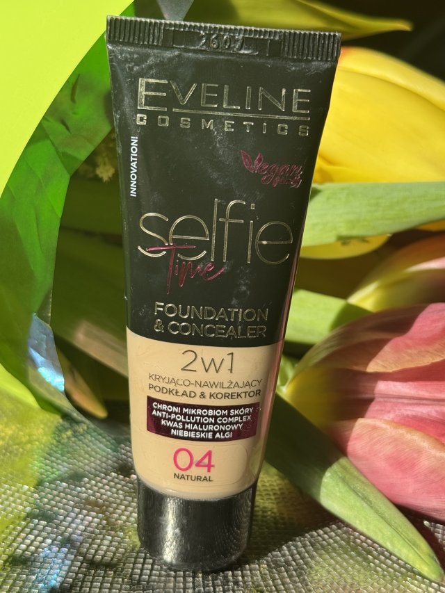 Eveline Selfie Time, Foundation & Concealer, Podkład-korektor do twarzy 2 w 1, Kryjąco-nawilżający, 04 Natural