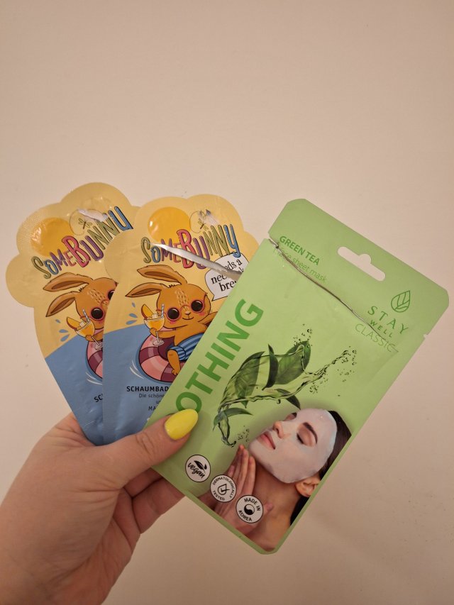 Denkowanie część druga :)  Kwiecień w wiosenno-wielkanocnych barwach - denkuję w żółci, zieleni, bieli i różu. 🐣🍀🐇🌸