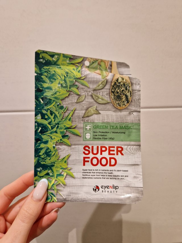 Denkowanie część druga :)  Kwiecień w wiosenno-wielkanocnych barwach - denkuję w żółci, zieleni, bieli i różu. 🐣🍀🐇🌸