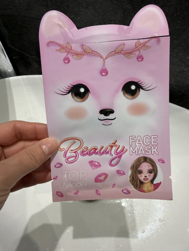 Denkowanie część druga :)  Kwiecień w wiosenno-wielkanocnych barwach - denkuję w żółci, zieleni, bieli i różu. 🐣🍀🐇🌸