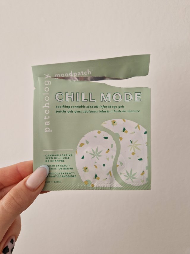 Denkowanie część druga :)  Kwiecień w wiosenno-wielkanocnych barwach - denkuję w żółci, zieleni, bieli i różu. 🐣🍀🐇🌸