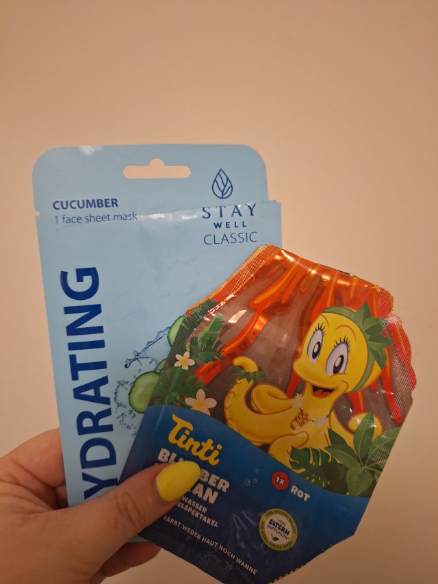 Denkowanie część druga :)  Kwiecień w wiosenno-wielkanocnych barwach - denkuję w żółci, zieleni, bieli i różu. 🐣🍀🐇🌸