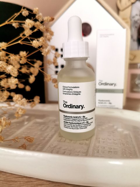 The Ordinary Serum do twarzy, Nawilżające, Z kwasem hialuronowym 2% i witaminą B5