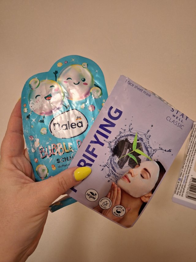 Denkowanie część druga :)  Kwiecień w wiosenno-wielkanocnych barwach - denkuję w żółci, zieleni, bieli i różu. 🐣🍀🐇🌸