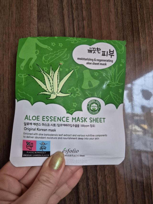 Denkowanie część druga :)  Kwiecień w wiosenno-wielkanocnych barwach - denkuję w żółci, zieleni, bieli i różu. 🐣🍀🐇🌸