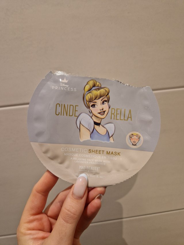 Denkowanie część druga :)  Kwiecień w wiosenno-wielkanocnych barwach - denkuję w żółci, zieleni, bieli i różu. 🐣🍀🐇🌸