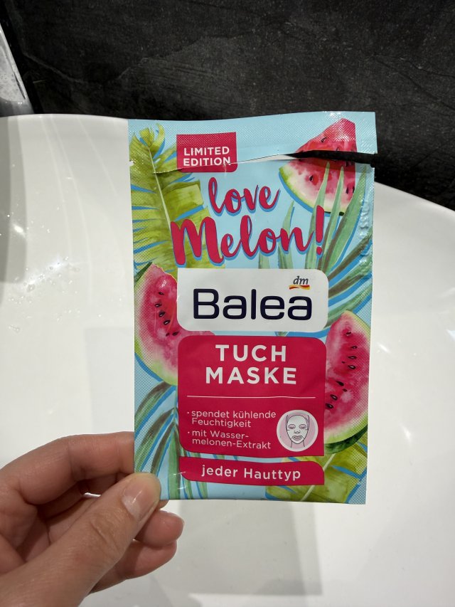 Denkowanie część druga :)  Kwiecień w wiosenno-wielkanocnych barwach - denkuję w żółci, zieleni, bieli i różu. 🐣🍀🐇🌸