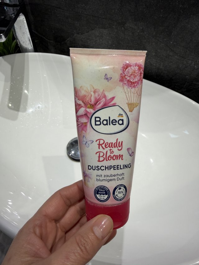 Denkowanie część druga :)  Kwiecień w wiosenno-wielkanocnych barwach - denkuję w żółci, zieleni, bieli i różu. 🐣🍀🐇🌸