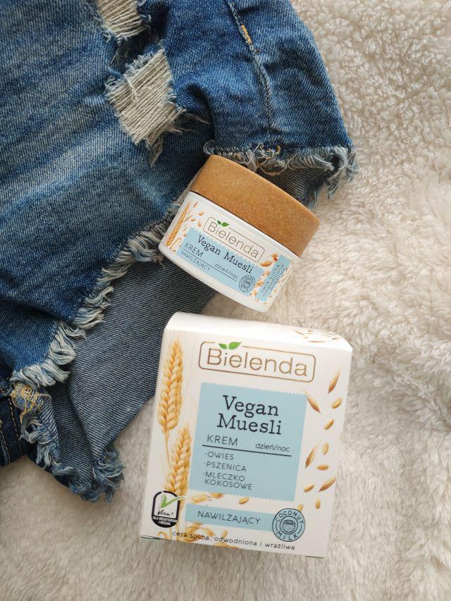 Bielenda Vegan Muesli, Krem do twarzy, Nawilżający, Na dzień i na noc