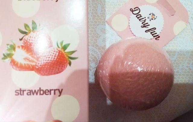 Delia Dairy Fun, Kule do kąpieli, Musujące, Blueberry & Strawberry & Peach