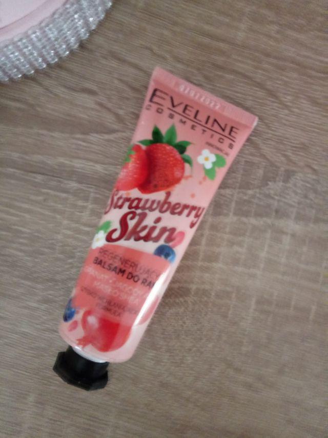Eveline Balsam do rąk, Regenerujący, Strawberry Skin