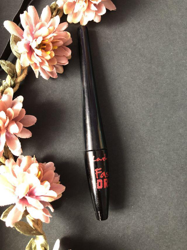 Lovely Fast Dry, Eyeliner do kresek, Black