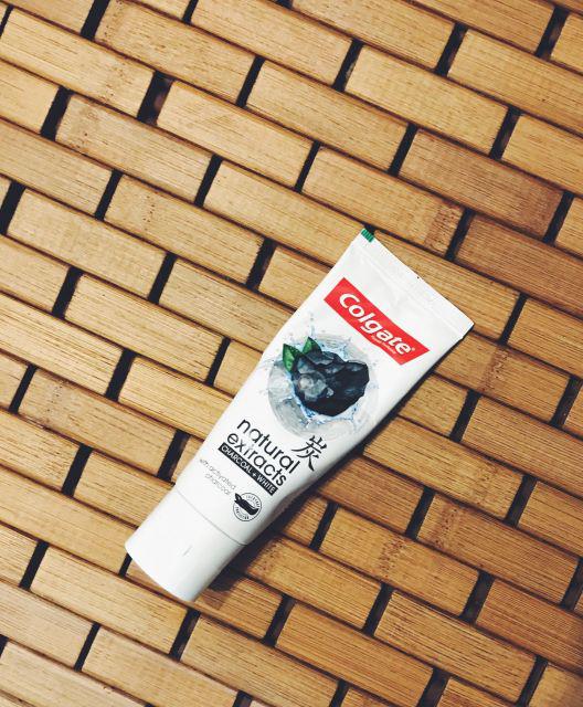 Pasta Colgate Natural extracts