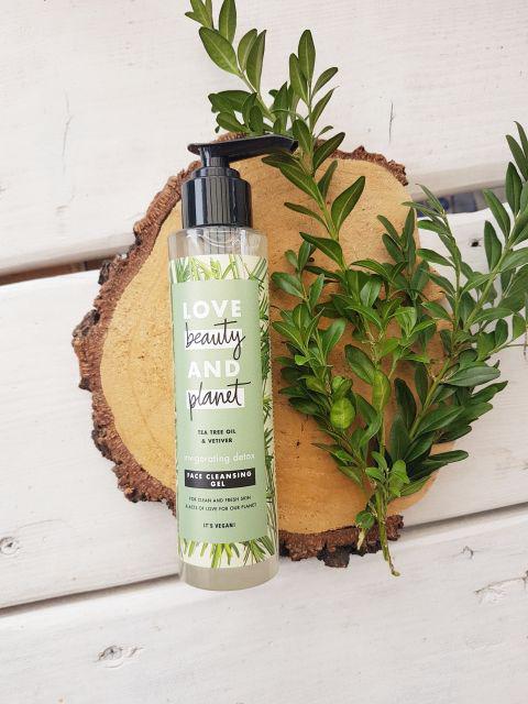 Love Beauty and Planet It's Vegan!, Żel do mycia twarzy, Tea Tree Oil & Vetiver, Invigorating Detox