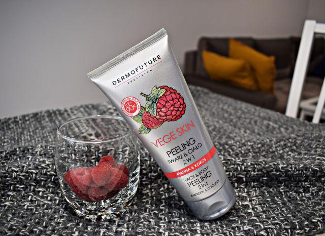 Dermofuture Precision Peeling twarz&ciało 2 w 1, Vege Skin, malina & kokos