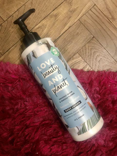 Love Beauty and Planet Balsam do ciała, Coconut Water & Mimosa Flower