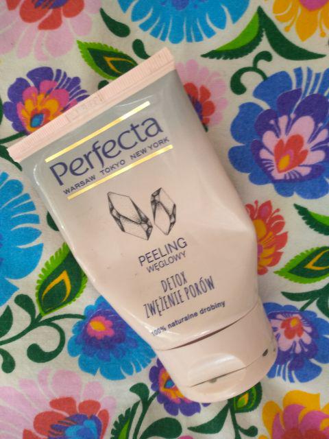 Perfecta Peeling do twarzy, Węglowy, Detox i zwężenie porów