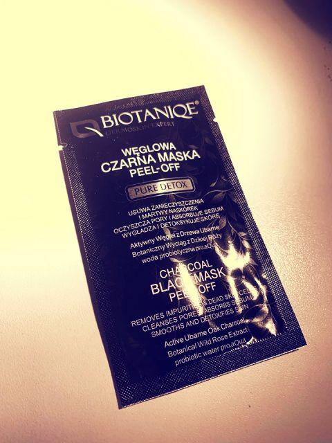 Biotaniqe Pure Detox, Węglowa czarna maska peel-off