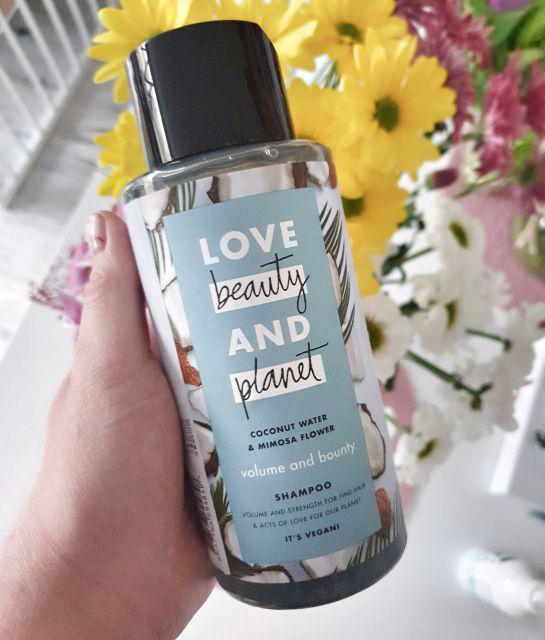 Love Beauty and Planet Szampon do włosów, Coconut Water & Mimosa Flower, Volume & Bounty