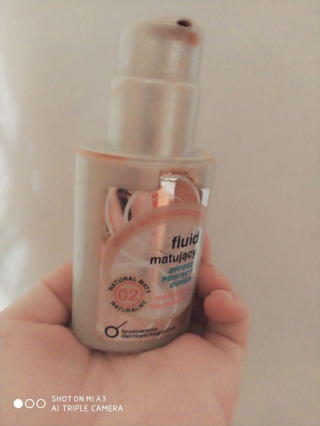 Under Twenty Anti! Acne, Matujący fluid antybakteryjny, nr 02 naturalny