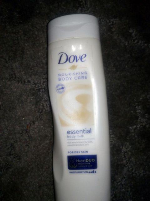 Dove Nourishing Body Care, Mleczko do ciała, Essential