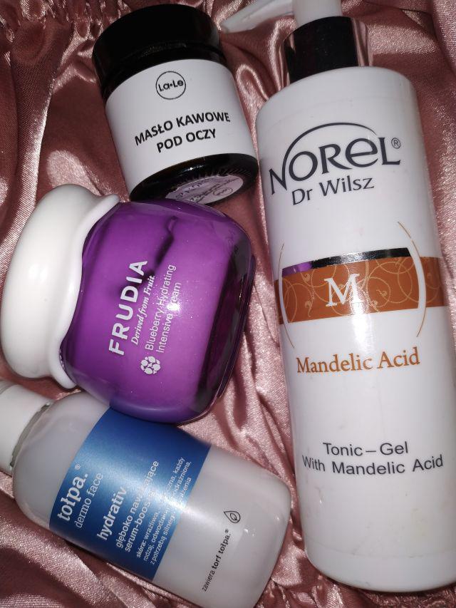 Wieczorna pielęgnacja twarzy