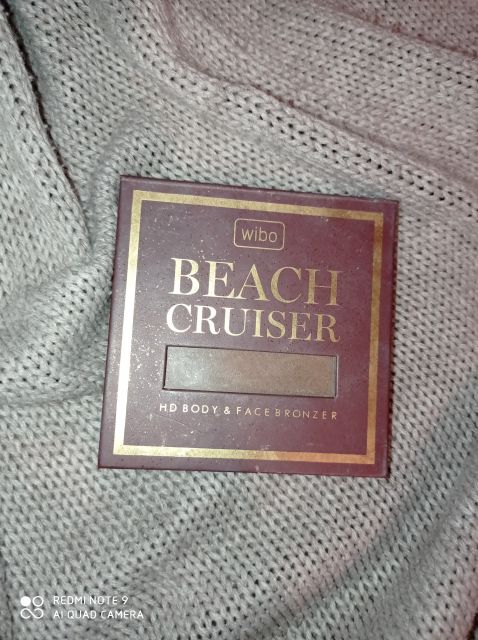 Wibo Beach Cruiser, HD Body & Face Bronzer, Perfumowany bronzer do twarzy i ciała, nr 03 Praline