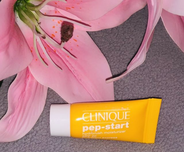 Clinique Pep-Start HydroBlur Moisturizer, Krem do twarzy