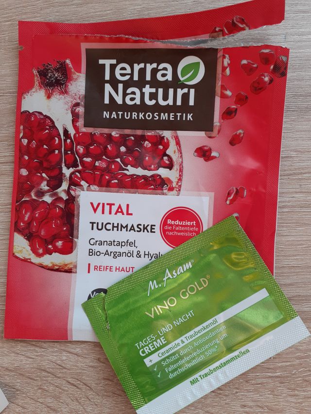 akcja denkowanie! grudzień - kosmetyki w świątecznych opakowaniach i świątecznych kolorach 🎄❄️⛄🎀🎁🎅