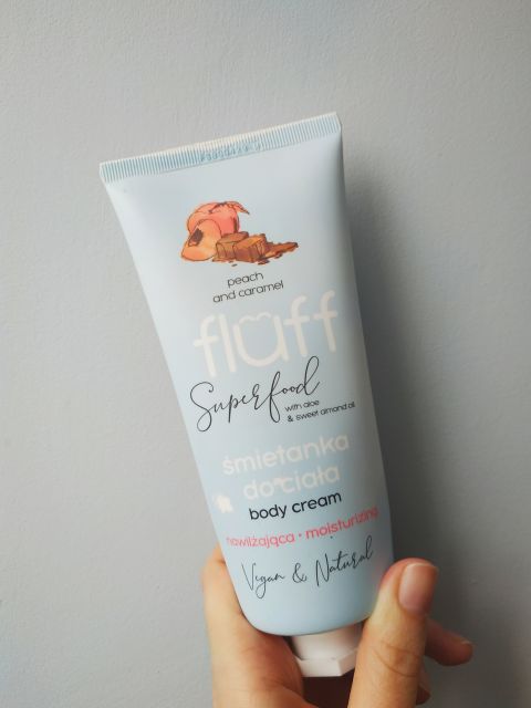 Fluff Superfood, Śmietanka do ciała, Brzoskwinia, Karmel
