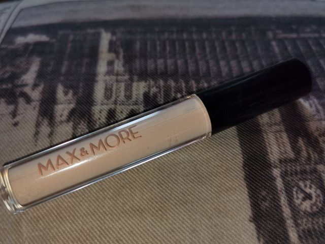 Max&More Korektor do twarzy, 104 - light sand 