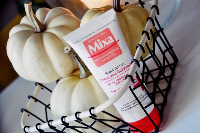 Mixa Krem do rąk, Intensywne odżywienie, Nawilżająca gliceryna + alantoina, Skóra sucha i bardzo sucha 