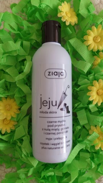Ziaja Jeju, Młoda skóra, Czarne mydło pod prysznic, Z nutą mięty, granatu i czarnej porzeczki