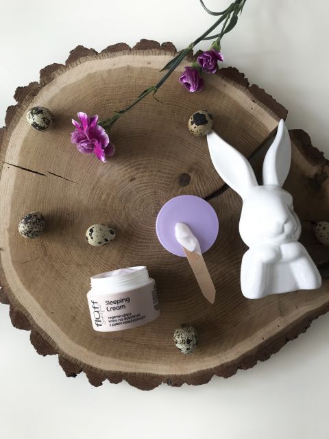 Fluff Superfood, Sleeping Cream, Regenerujący krem na dobranoc, Z pyłem księżycowym
