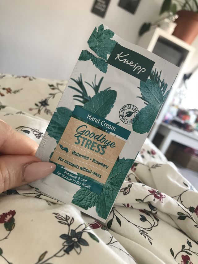 akcja denkowanie! grudzień - kosmetyki w świątecznych opakowaniach i świątecznych kolorach 🎄❄️⛄🎀🎁🎅