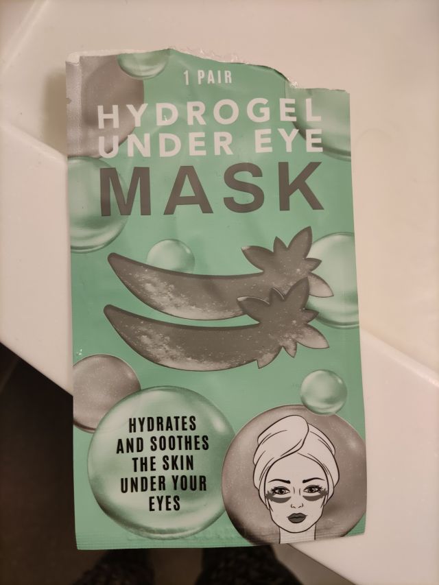 akcja denkowanie! grudzień - kosmetyki w świątecznych opakowaniach i świątecznych kolorach 🎄❄️⛄🎀🎁🎅