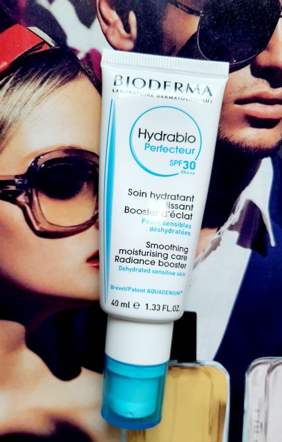 Bioderma Hydrabio, Perfecteur, Krem nawilżający, wygładzający i rozświetlający skórę twarzy z filtrem SPF 30