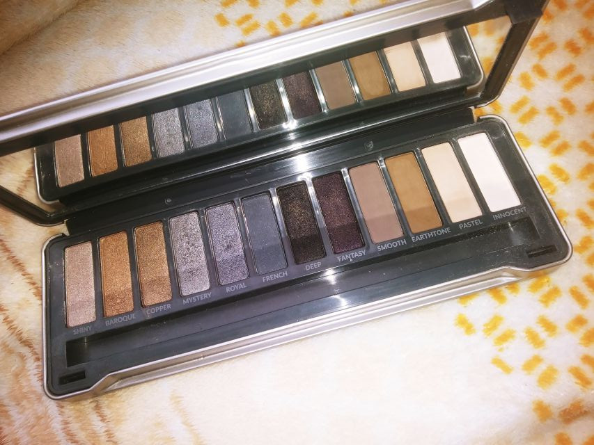 Wibo Smoky Edition Go Nude, Paleta cieni do powiek