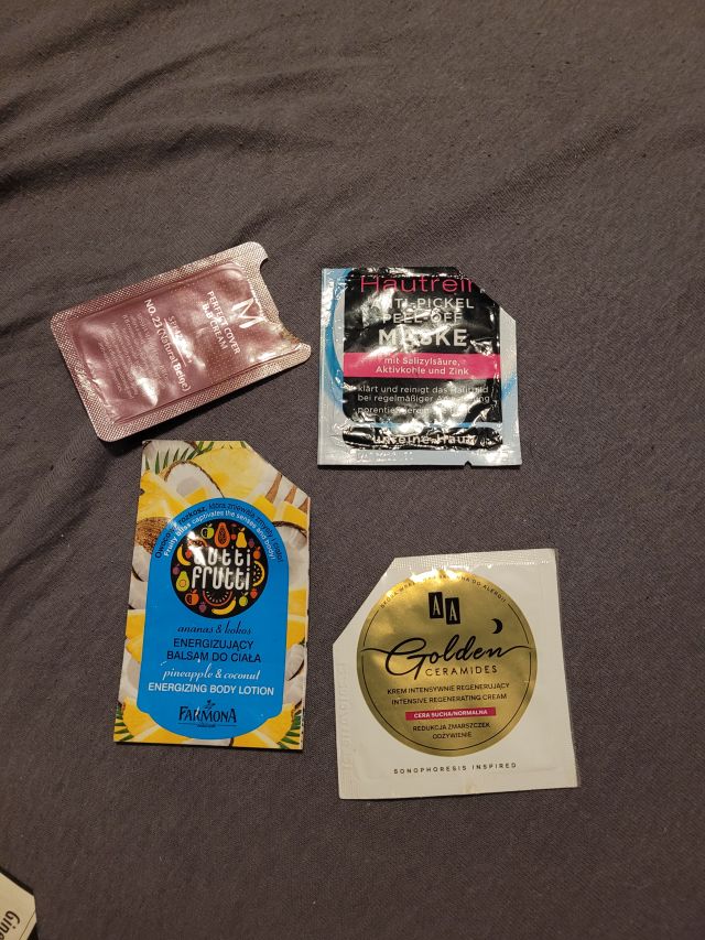 akcja denkowanie! grudzień - kosmetyki w świątecznych opakowaniach i świątecznych kolorach 🎄❄️⛄🎀🎁🎅