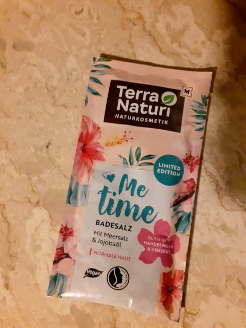 akcja denkowanie! grudzień - kosmetyki w świątecznych opakowaniach i świątecznych kolorach 🎄❄️⛄🎀🎁🎅