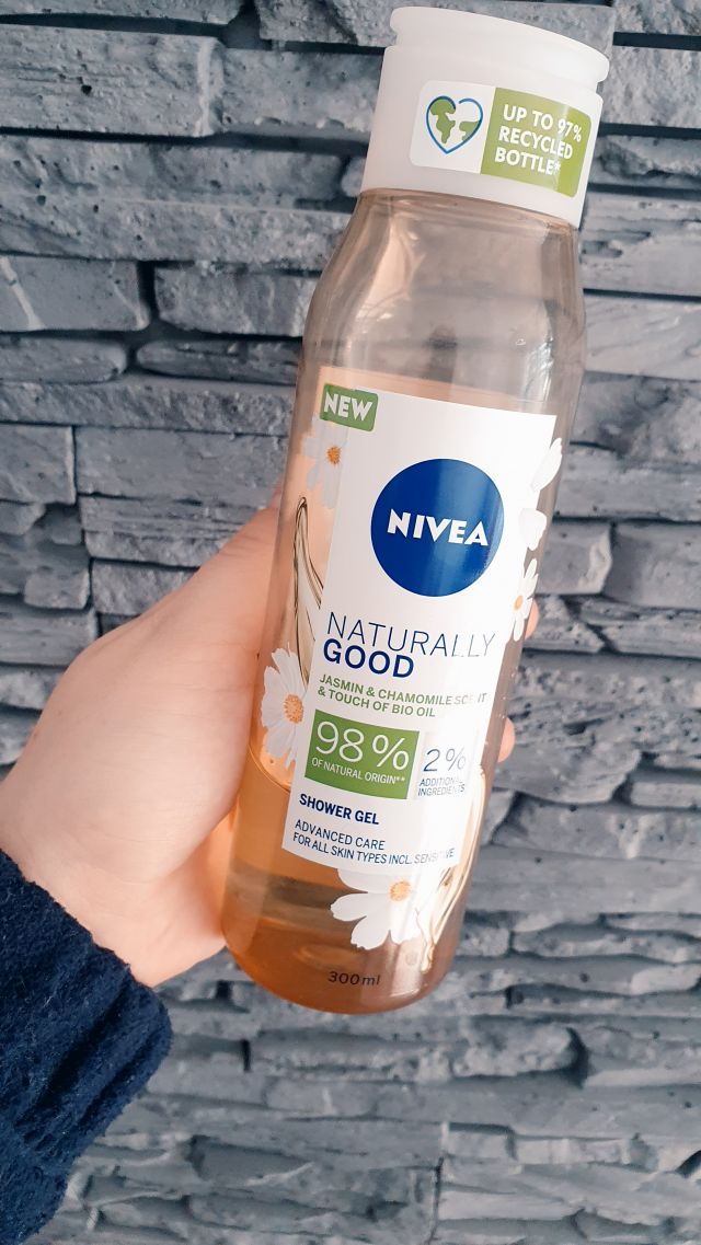 Nivea Naturally Good, Żel pod prysznic, Jaśmin, rumianek i Bio olejek